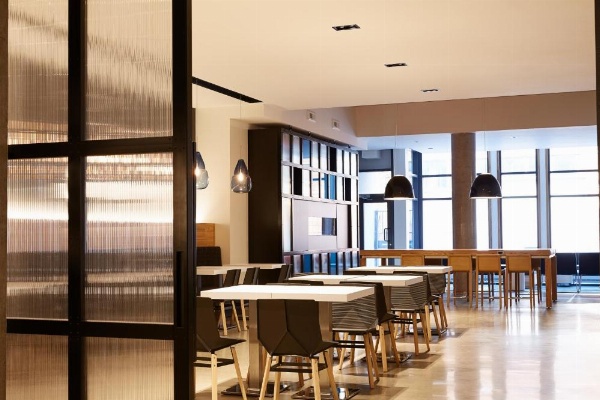 Le Dauphin Montréal Centre-Ville image 11